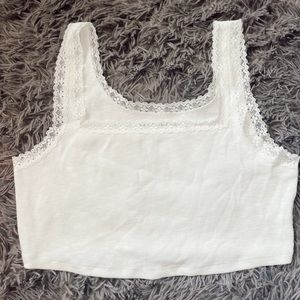 Lace trim Aeropostale crop top!